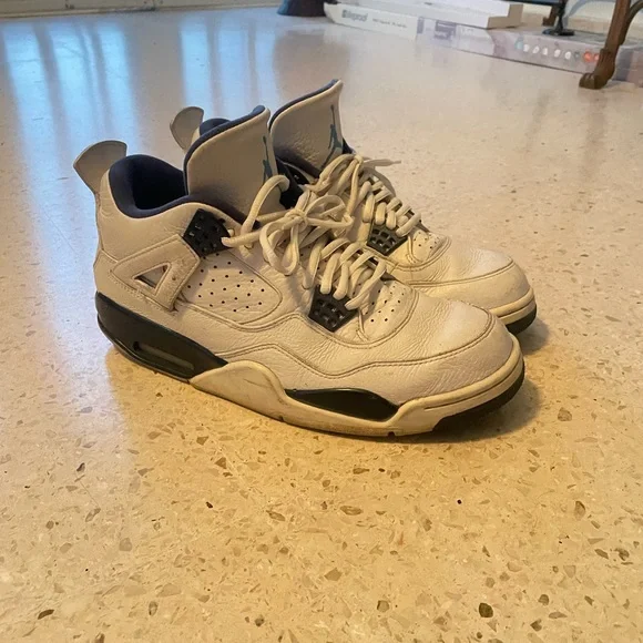 Jordan 4 Columbia - Picture 1 of 3